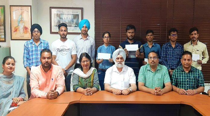 8 students of GZSCCET get placement in Debutinfotech & TCS