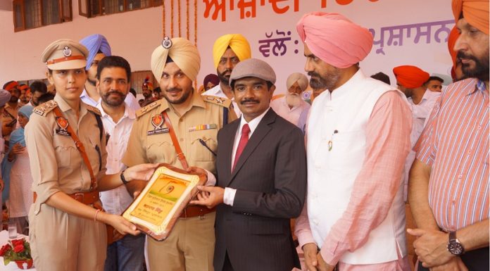 ਦੇਸ਼ ਭਗਤੀ ਦੇ ਜਜ਼ਬੇ ਅਤੇ ਉਤਸਾਹ ਨਾਲ ਮਨਾਇਆ ਗਿਆ 73ਵਾਂ ਆਜ਼ਾਦੀ ਦਿਹਾੜਾ