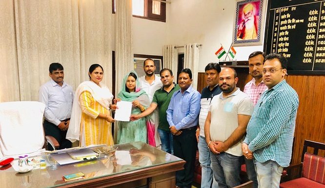 Daaman Thind Bajwa takes up stray animals issue with administration