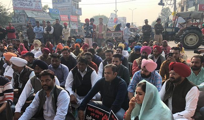 Daaman Thind Bajwa leads protest against Modi government