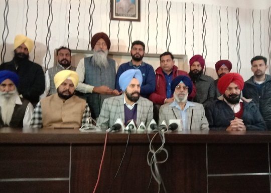 ਬਠਿੰਡਾ ਸਹਿਕਾਰੀ ਬੈਂਕ ਦੀ ਚੋਣ ਵਿਚ ਹਰਮਨਵੀਰ ਸਿੰਘ ਕਾਂਗੜ, ਸੁਖਦੀਪ ਭਿੰਡਰ , ਟਹਿਲ ਸਿੰਘ ਸੰਧੂ ਨੇ ਬਤੌਰ ਕਾਂਗਰਸ ਉਮੀਦਵਾਰ ਨਾਮਜ਼ਦਗੀ ਕਾਗਜ਼ ਦਾਖ਼ਲ ਕੀਤੇ