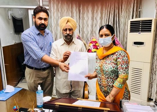Senior Congress leader Jagroop Gill takes up peoples agenda with Mayor