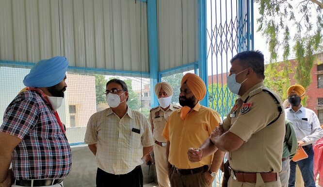 ਡਿਪਟੀ ਕਮਿਸ਼ਨਰ ਨੇ ਸਿਵਲ ਹਸਪਤਾਲ ਤਰਨ ਤਾਰਨ ਵਿਖੇ ਲੱਗਣ ਵਾਲੇ ਆਕਸੀਜਨ ਪਲਾਂਟ ਦੀ ਉਸਾਰੀ ਦੇ ਕੰਮ ਦਾ ਲਿਆ ਜਾਇਜ਼ਾ