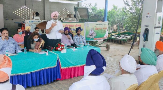 Joint Secretary (M&T) Government of India appreciates the villages for showing the way to others in management of crop residue