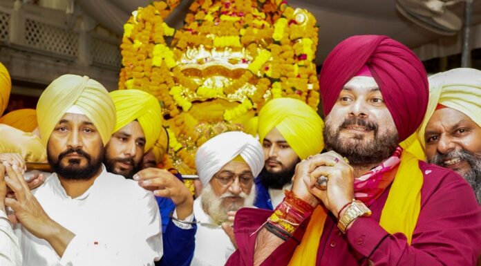 Punjab CM pays obeisance at Sri Darbar Sahib, Shri Durgiana Mandir, Bhagwan Valmiki Tirath Sthal in Amritsar