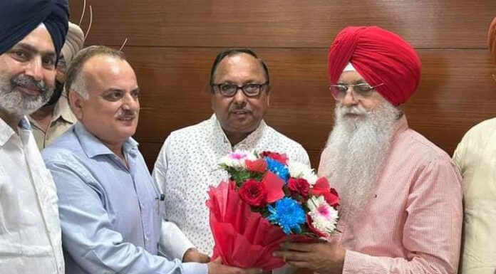 Anil Thakur assumes charge as Chairman Punjab State Traders Commission