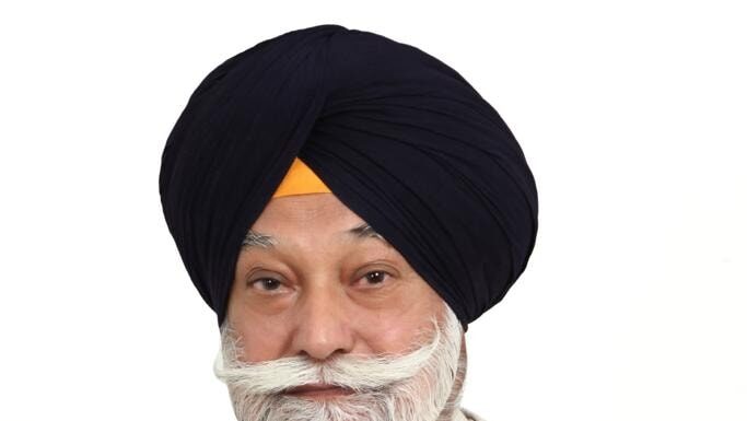 Bir Devinder demands withdrawal of arrest warrant against Senior Punjab IAS officer
