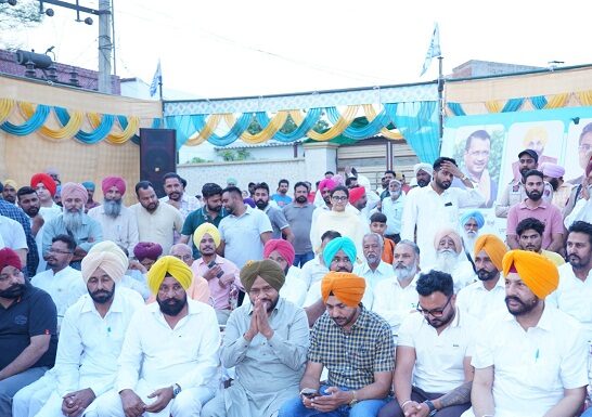 Karamjit Anmol AAP candidate from Faridkot Lok Sabha reached Jatinder Bhalla’s house in Bhagta